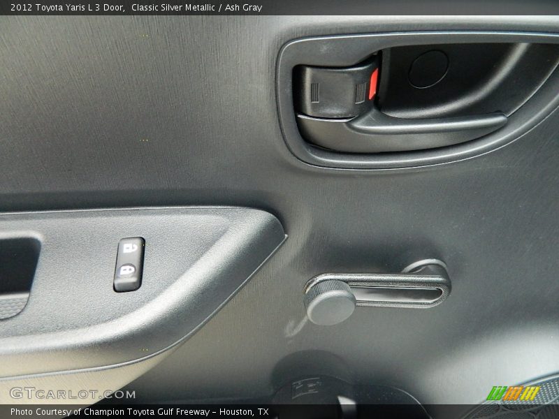 Classic Silver Metallic / Ash Gray 2012 Toyota Yaris L 3 Door