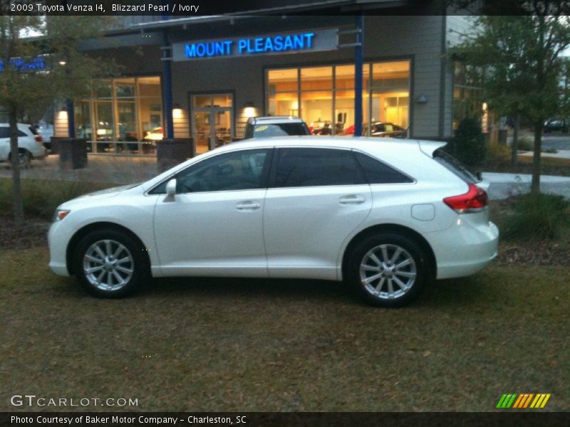 Blizzard Pearl / Ivory 2009 Toyota Venza I4