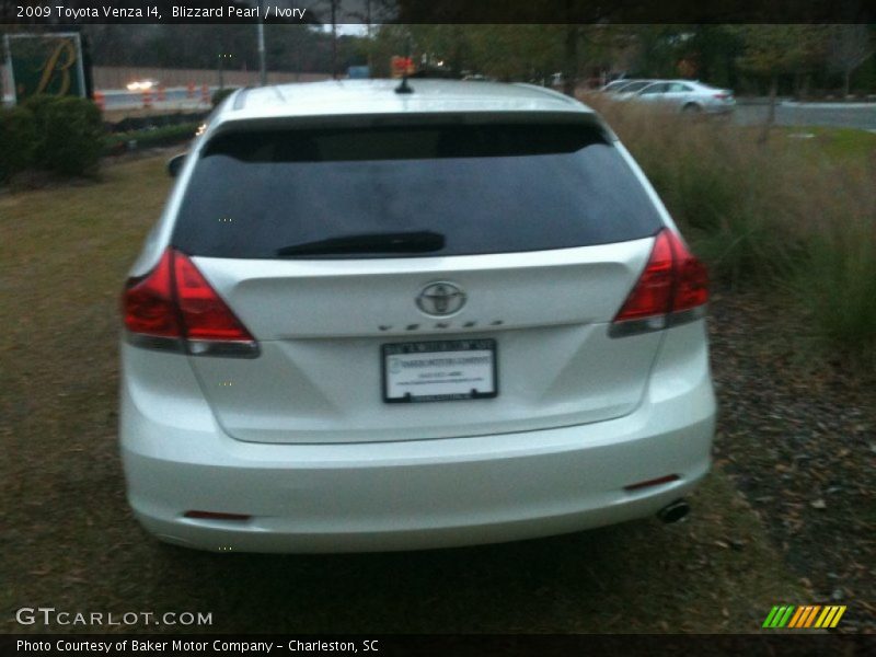 Blizzard Pearl / Ivory 2009 Toyota Venza I4