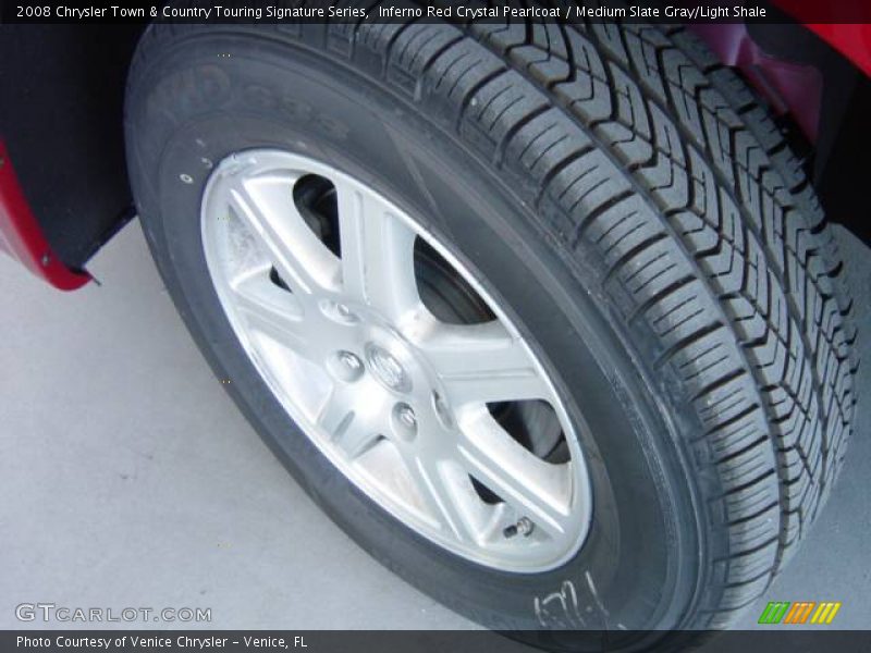 Inferno Red Crystal Pearlcoat / Medium Slate Gray/Light Shale 2008 Chrysler Town & Country Touring Signature Series