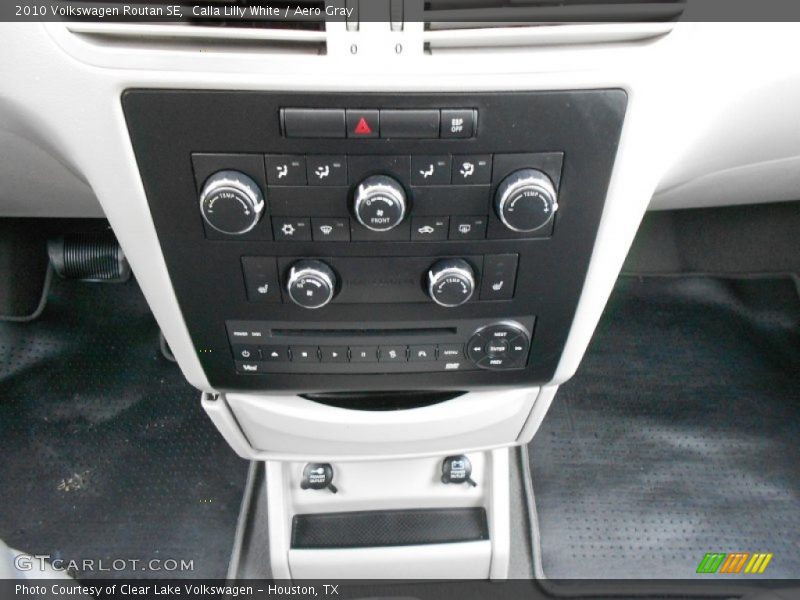 Calla Lilly White / Aero Gray 2010 Volkswagen Routan SE
