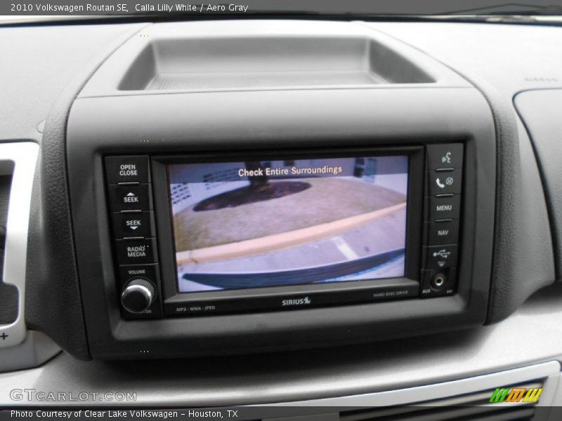Calla Lilly White / Aero Gray 2010 Volkswagen Routan SE