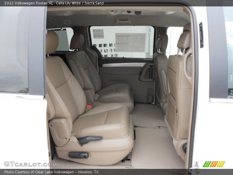  2012 Routan SE Sierra Sand Interior