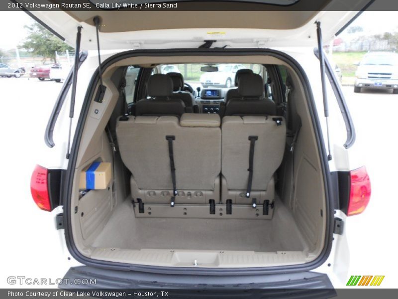  2012 Routan SE Trunk