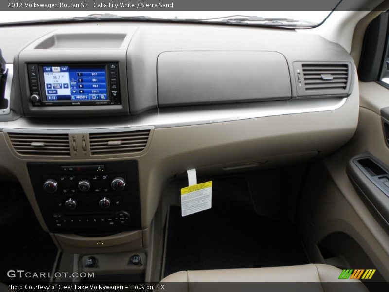 Calla Lily White / Sierra Sand 2012 Volkswagen Routan SE