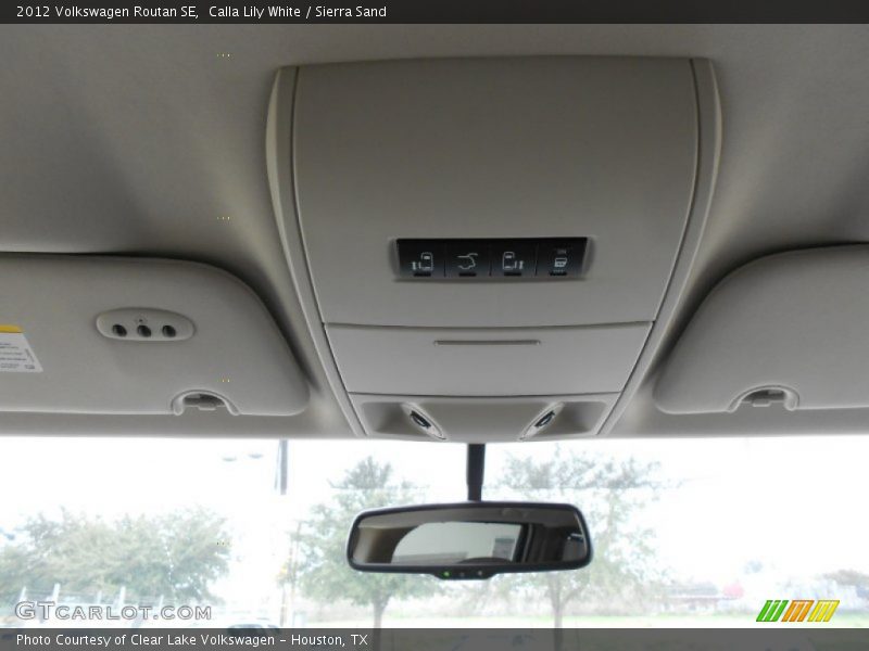 Calla Lily White / Sierra Sand 2012 Volkswagen Routan SE