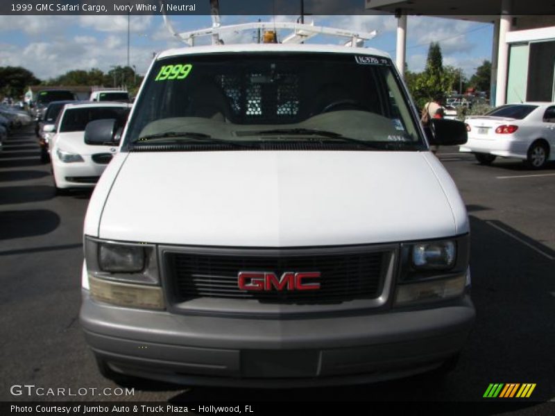 Ivory White / Neutral 1999 GMC Safari Cargo