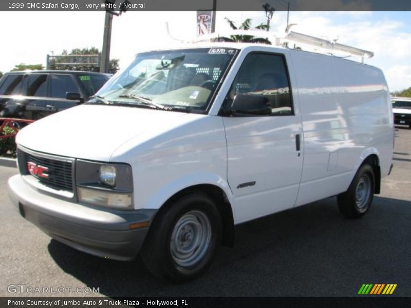 Ivory White / Neutral 1999 GMC Safari Cargo