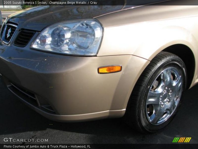 Champagne Beige Metallic / Gray 2005 Suzuki Forenza S Sedan