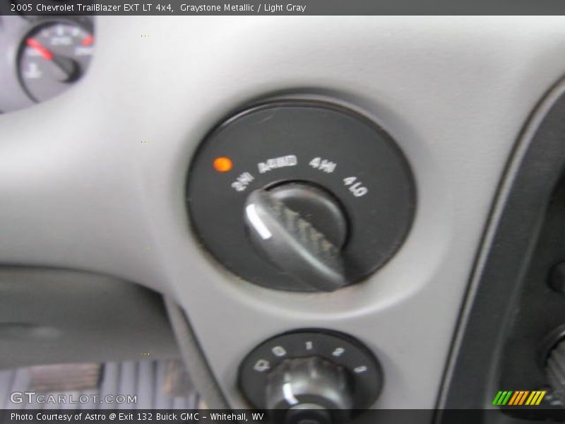 Graystone Metallic / Light Gray 2005 Chevrolet TrailBlazer EXT LT 4x4