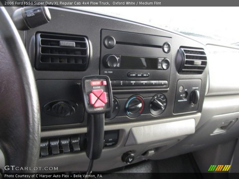Oxford White / Medium Flint 2006 Ford F550 Super Duty XL Regular Cab 4x4 Plow Truck
