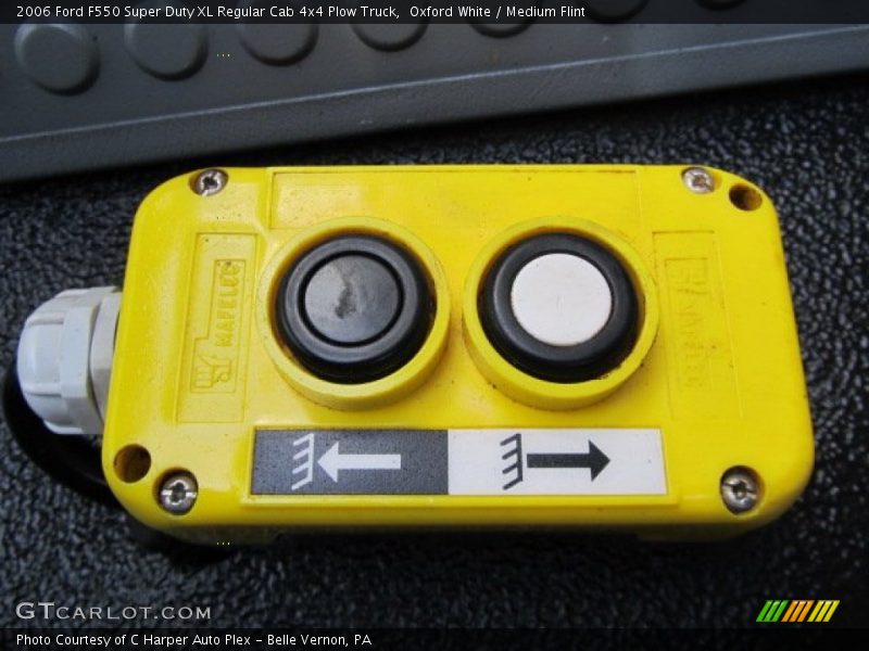 Oxford White / Medium Flint 2006 Ford F550 Super Duty XL Regular Cab 4x4 Plow Truck