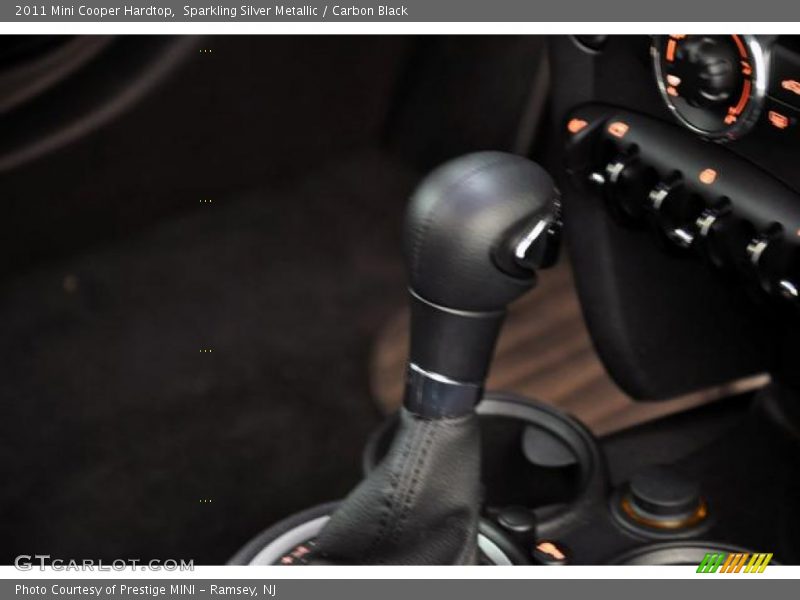 Sparkling Silver Metallic / Carbon Black 2011 Mini Cooper Hardtop