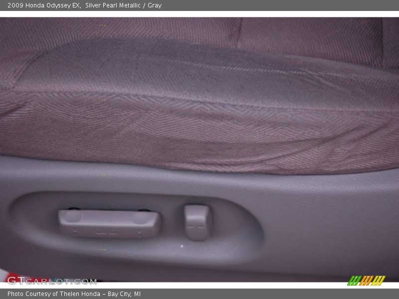 Silver Pearl Metallic / Gray 2009 Honda Odyssey EX