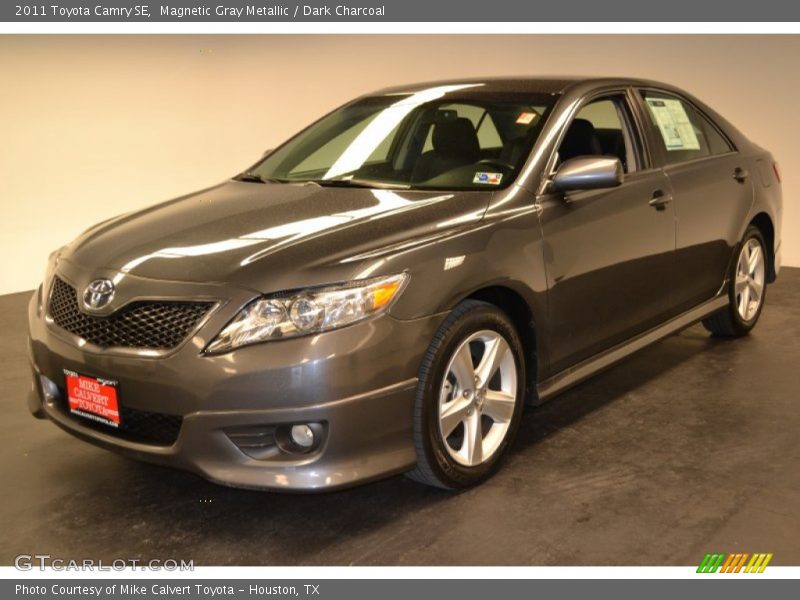 Magnetic Gray Metallic / Dark Charcoal 2011 Toyota Camry SE