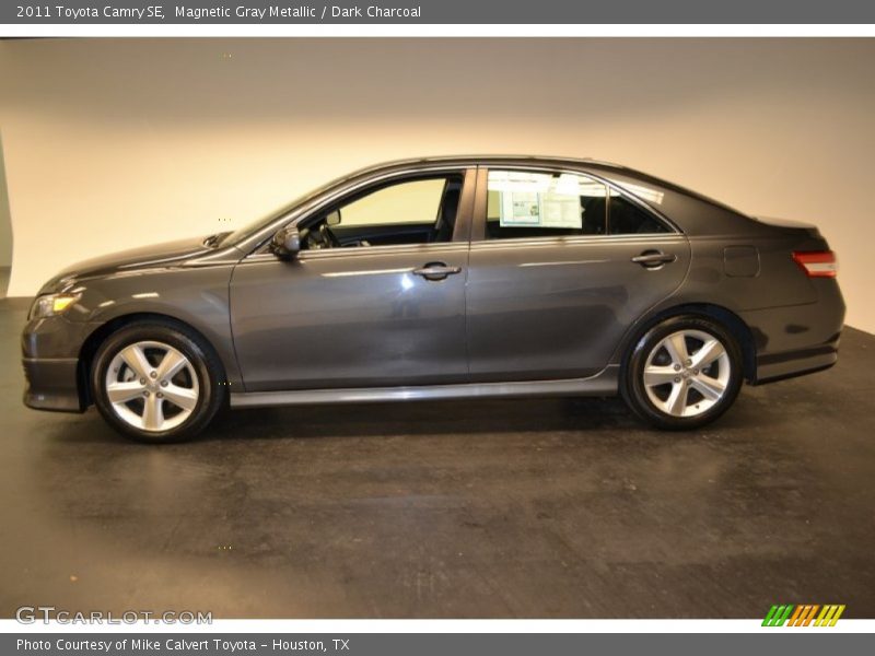 Magnetic Gray Metallic / Dark Charcoal 2011 Toyota Camry SE