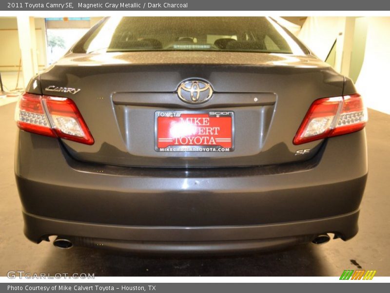 Magnetic Gray Metallic / Dark Charcoal 2011 Toyota Camry SE