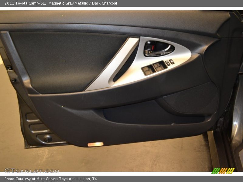 Magnetic Gray Metallic / Dark Charcoal 2011 Toyota Camry SE