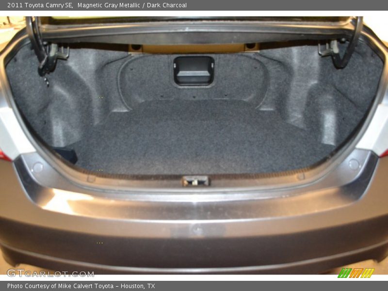 Magnetic Gray Metallic / Dark Charcoal 2011 Toyota Camry SE