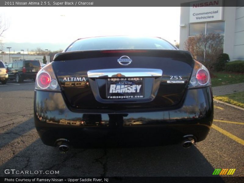 Super Black / Charcoal 2011 Nissan Altima 2.5 S