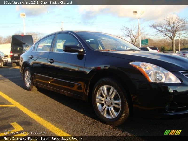 Super Black / Charcoal 2011 Nissan Altima 2.5 S