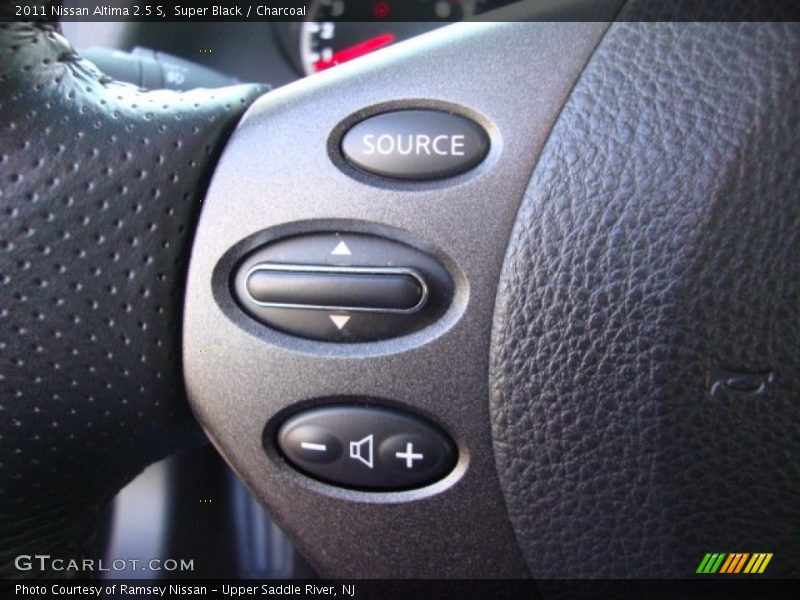 Super Black / Charcoal 2011 Nissan Altima 2.5 S