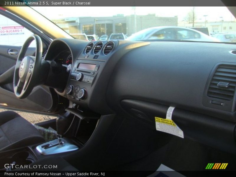 Super Black / Charcoal 2011 Nissan Altima 2.5 S