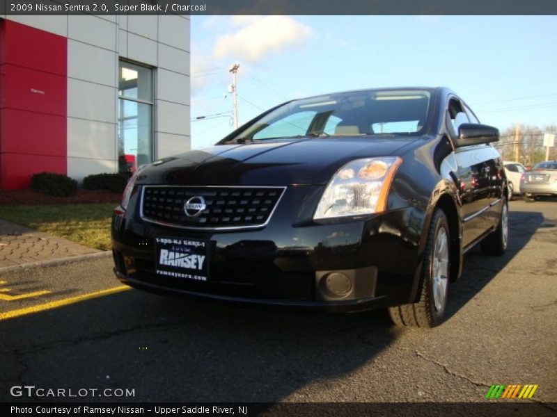 Super Black / Charcoal 2009 Nissan Sentra 2.0