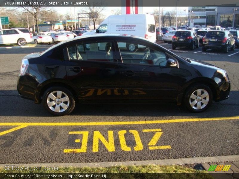 Super Black / Charcoal 2009 Nissan Sentra 2.0