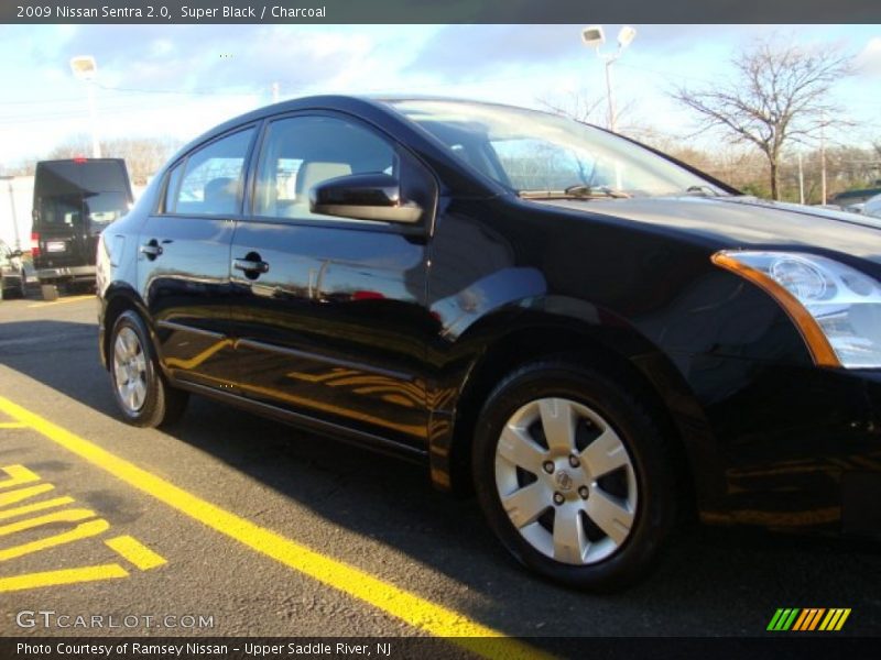Super Black / Charcoal 2009 Nissan Sentra 2.0