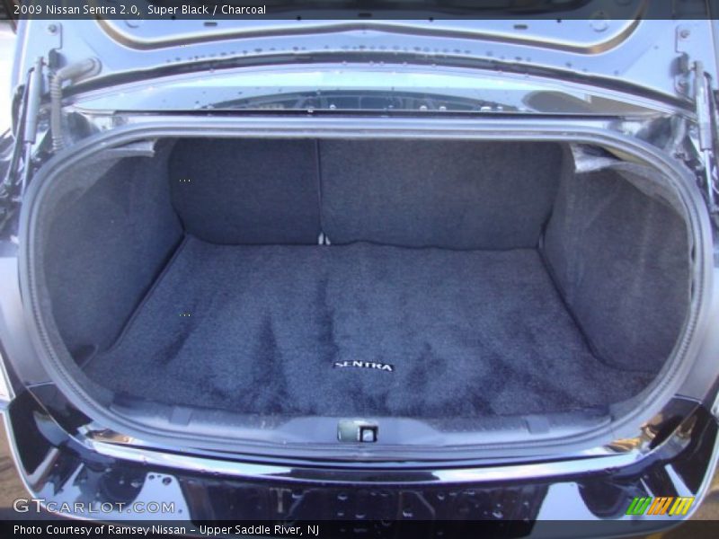 Super Black / Charcoal 2009 Nissan Sentra 2.0