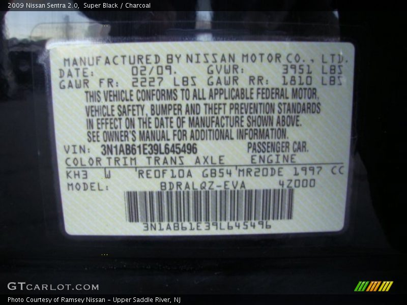 Super Black / Charcoal 2009 Nissan Sentra 2.0