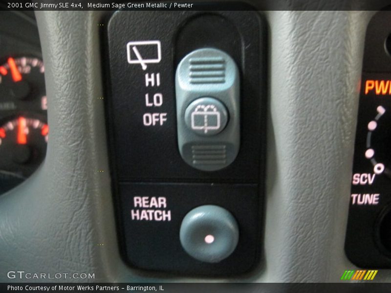Controls of 2001 Jimmy SLE 4x4