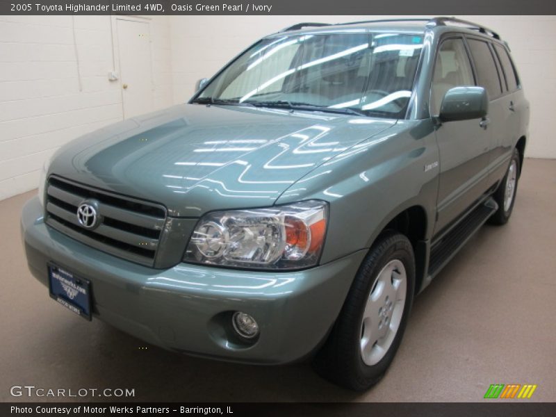 Oasis Green Pearl / Ivory 2005 Toyota Highlander Limited 4WD