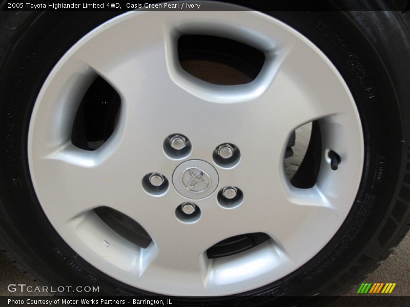 Oasis Green Pearl / Ivory 2005 Toyota Highlander Limited 4WD