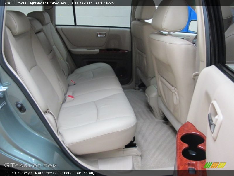 Oasis Green Pearl / Ivory 2005 Toyota Highlander Limited 4WD