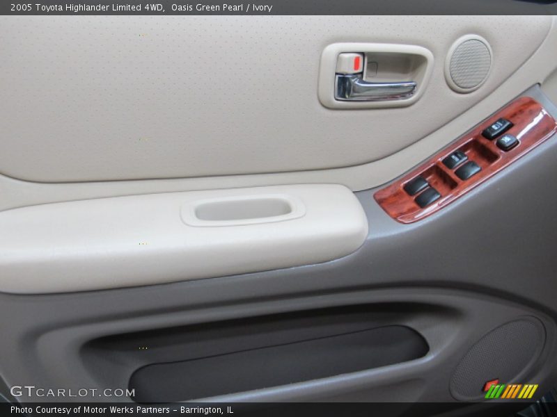 Oasis Green Pearl / Ivory 2005 Toyota Highlander Limited 4WD