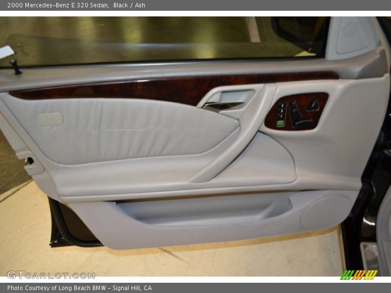 Black / Ash 2000 Mercedes-Benz E 320 Sedan