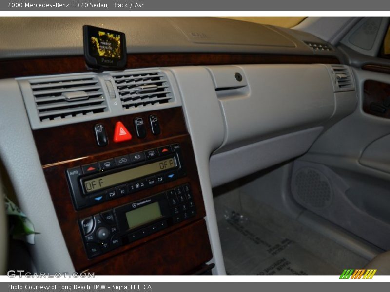 Black / Ash 2000 Mercedes-Benz E 320 Sedan