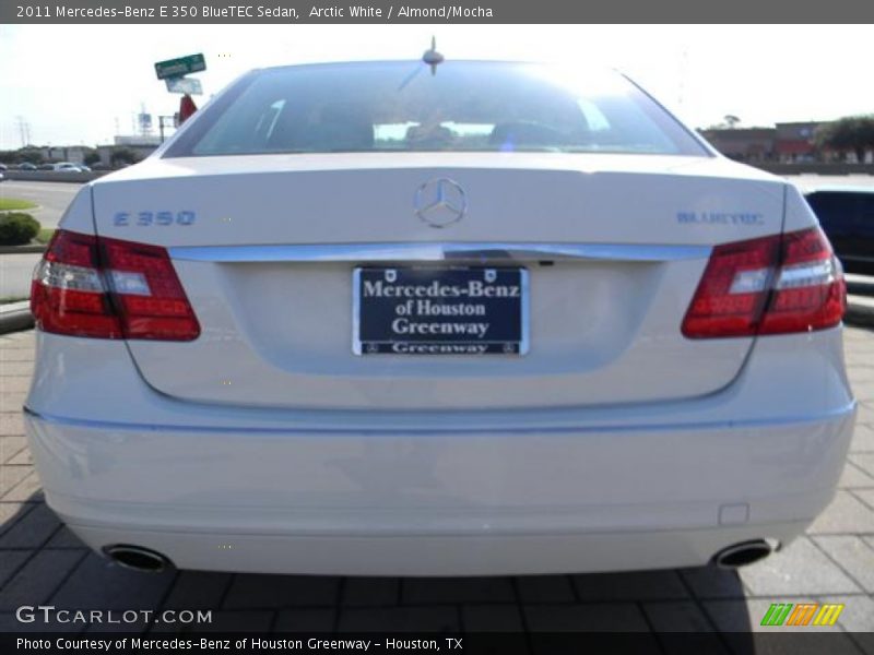 Arctic White / Almond/Mocha 2011 Mercedes-Benz E 350 BlueTEC Sedan
