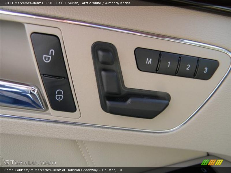 Arctic White / Almond/Mocha 2011 Mercedes-Benz E 350 BlueTEC Sedan