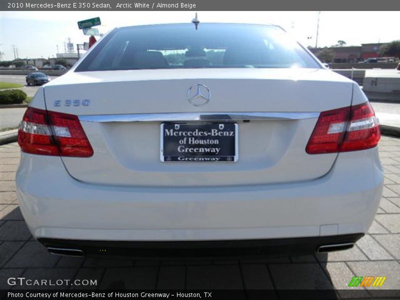 Arctic White / Almond Beige 2010 Mercedes-Benz E 350 Sedan