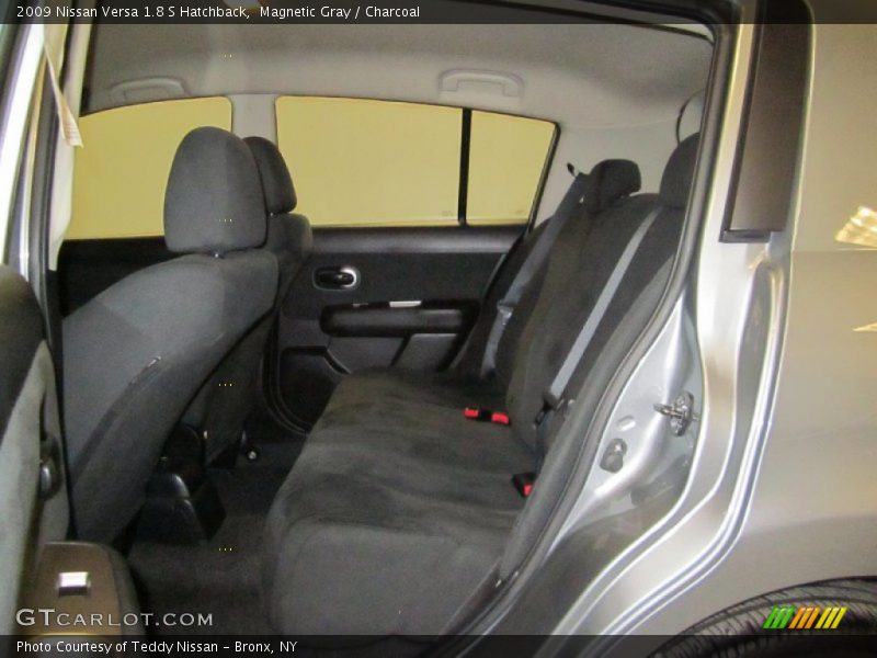 Magnetic Gray / Charcoal 2009 Nissan Versa 1.8 S Hatchback