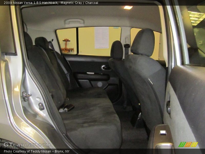 Magnetic Gray / Charcoal 2009 Nissan Versa 1.8 S Hatchback