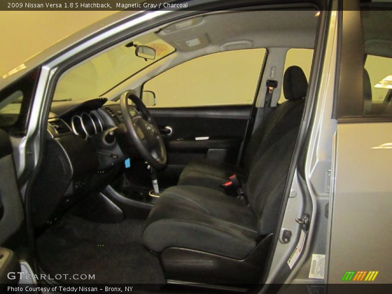 Magnetic Gray / Charcoal 2009 Nissan Versa 1.8 S Hatchback