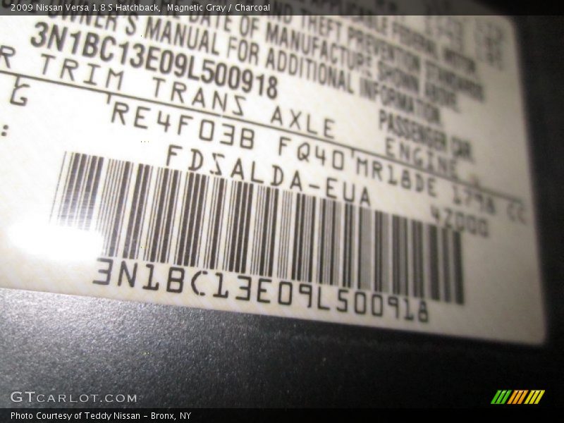 Magnetic Gray / Charcoal 2009 Nissan Versa 1.8 S Hatchback