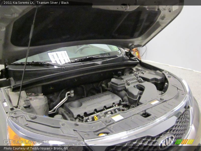 Titanium Silver / Black 2011 Kia Sorento LX
