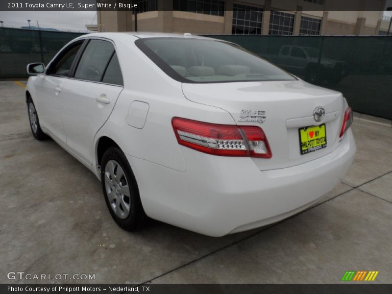 Super White / Bisque 2011 Toyota Camry LE