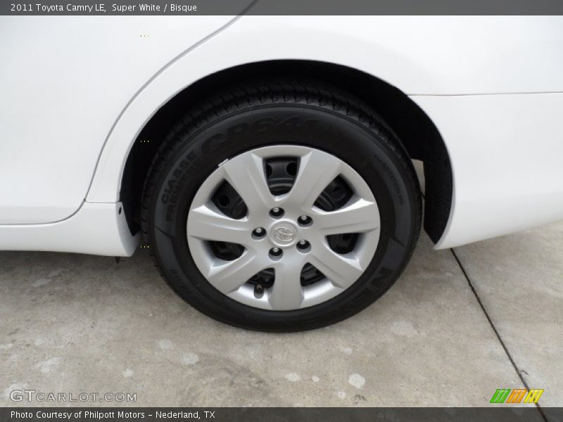 Super White / Bisque 2011 Toyota Camry LE