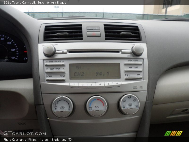 Super White / Bisque 2011 Toyota Camry LE